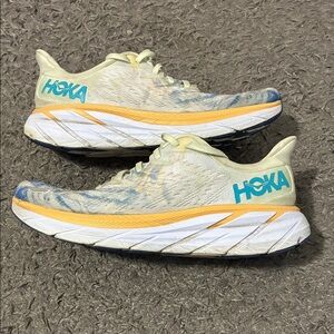 Hoka Clifton 8